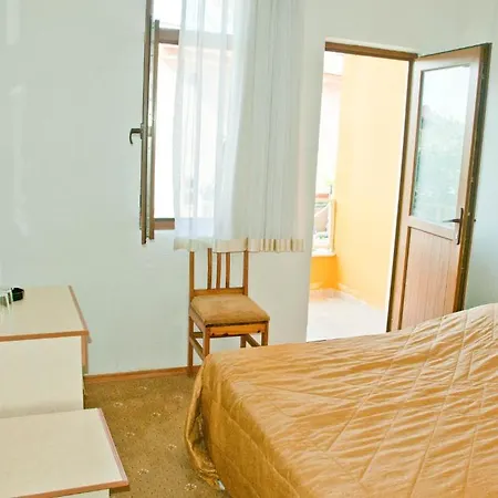 Suzanne Hotel
